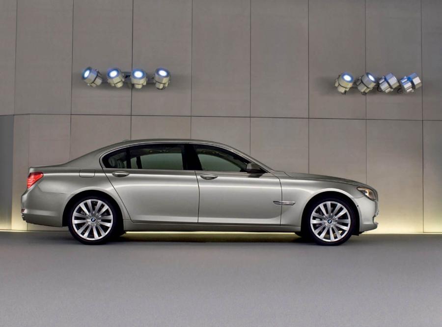  BMW 7-Series 2009 года  (фото 143 из 167)